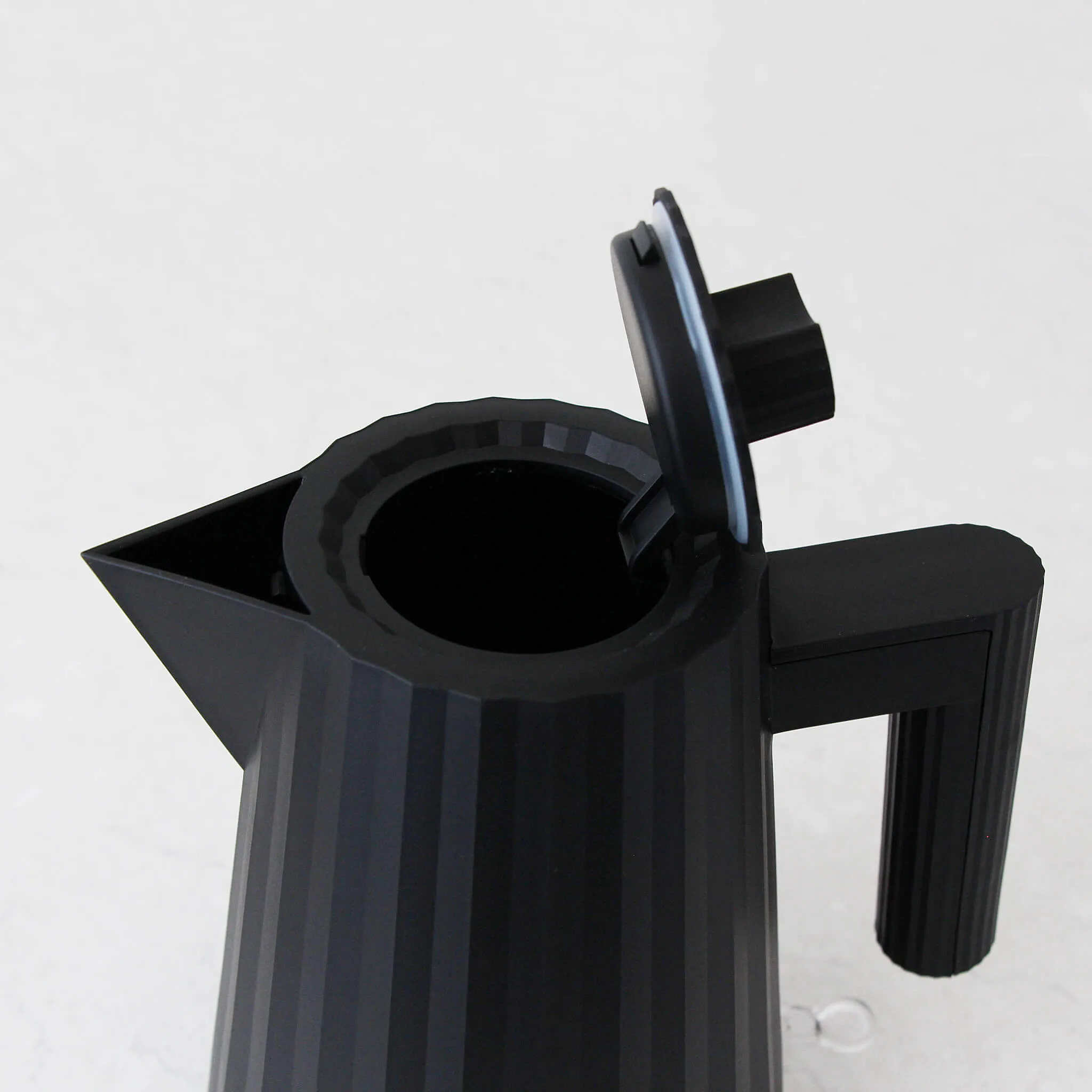 ALESSI  |  PLISSE KETTLE 1.7L  |  MATTE BLACK