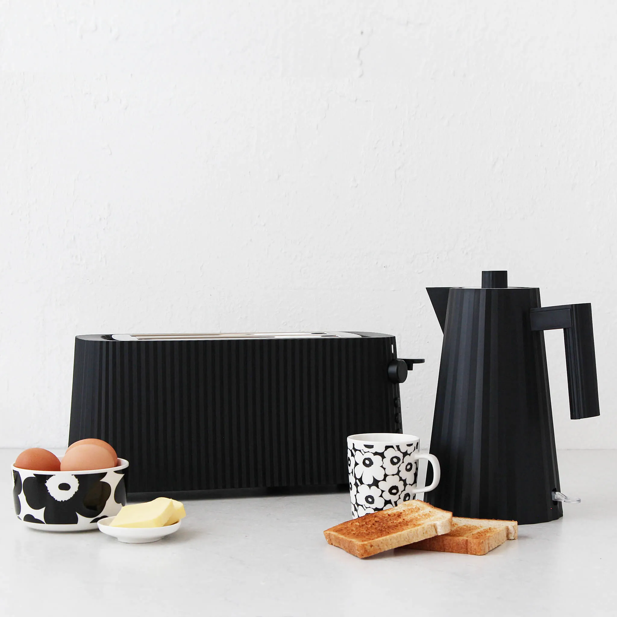 ALESSI  |  PLISSE KETTLE 1.7L  |  MATTE BLACK