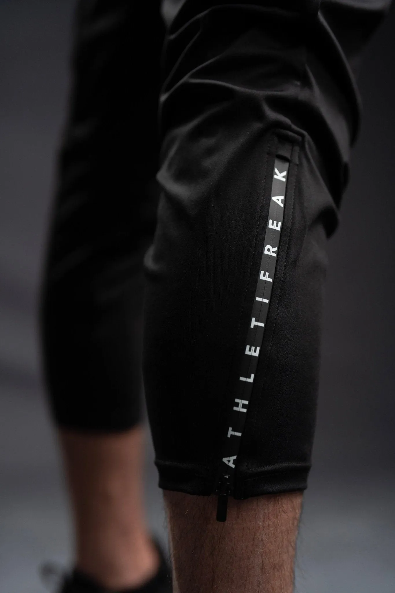 [CORE] Thrive Joggers - Black