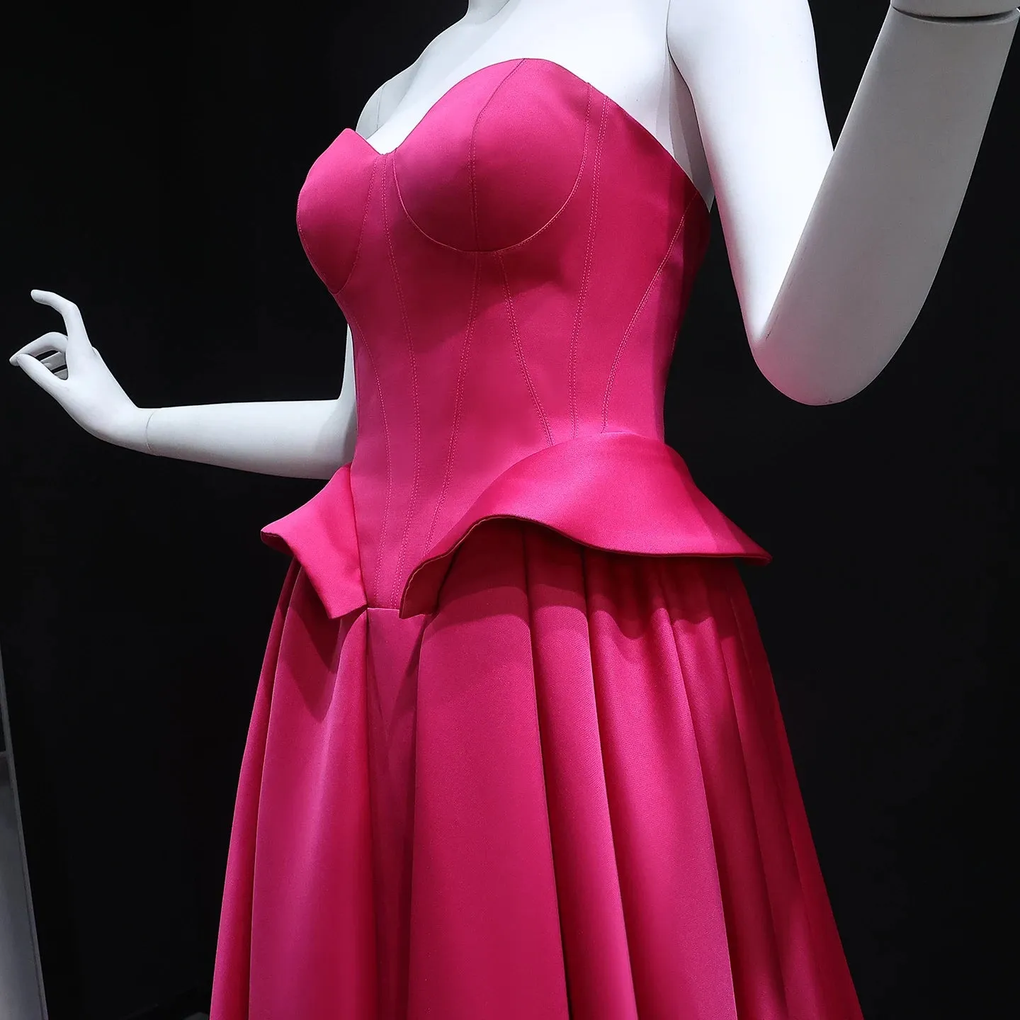 HELEN Luxury Sweetheart Fuchsia Long Evening Dress