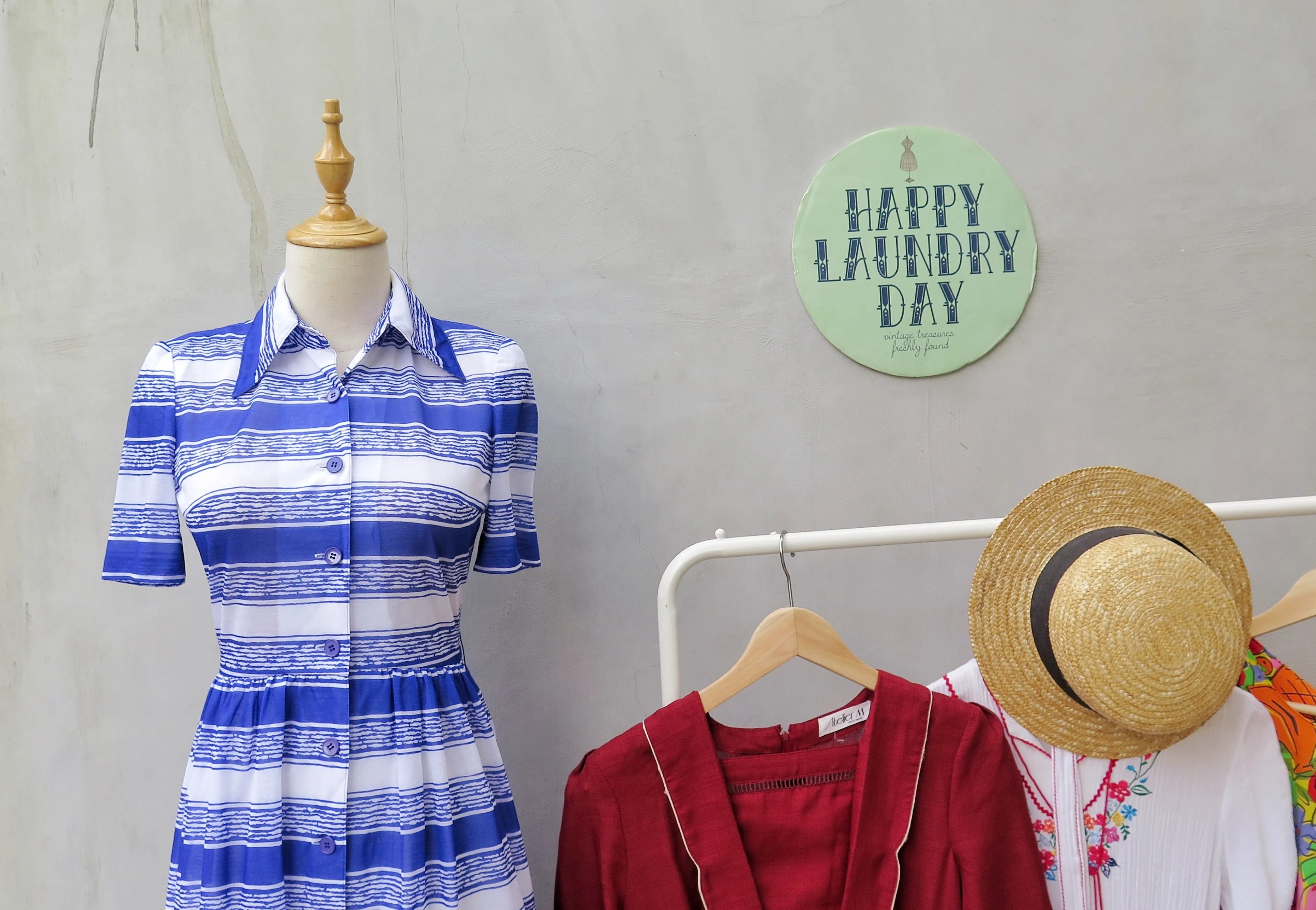 Sophie | Vintage 1960s retro graphic print Blue sea waves dress with short sleeves