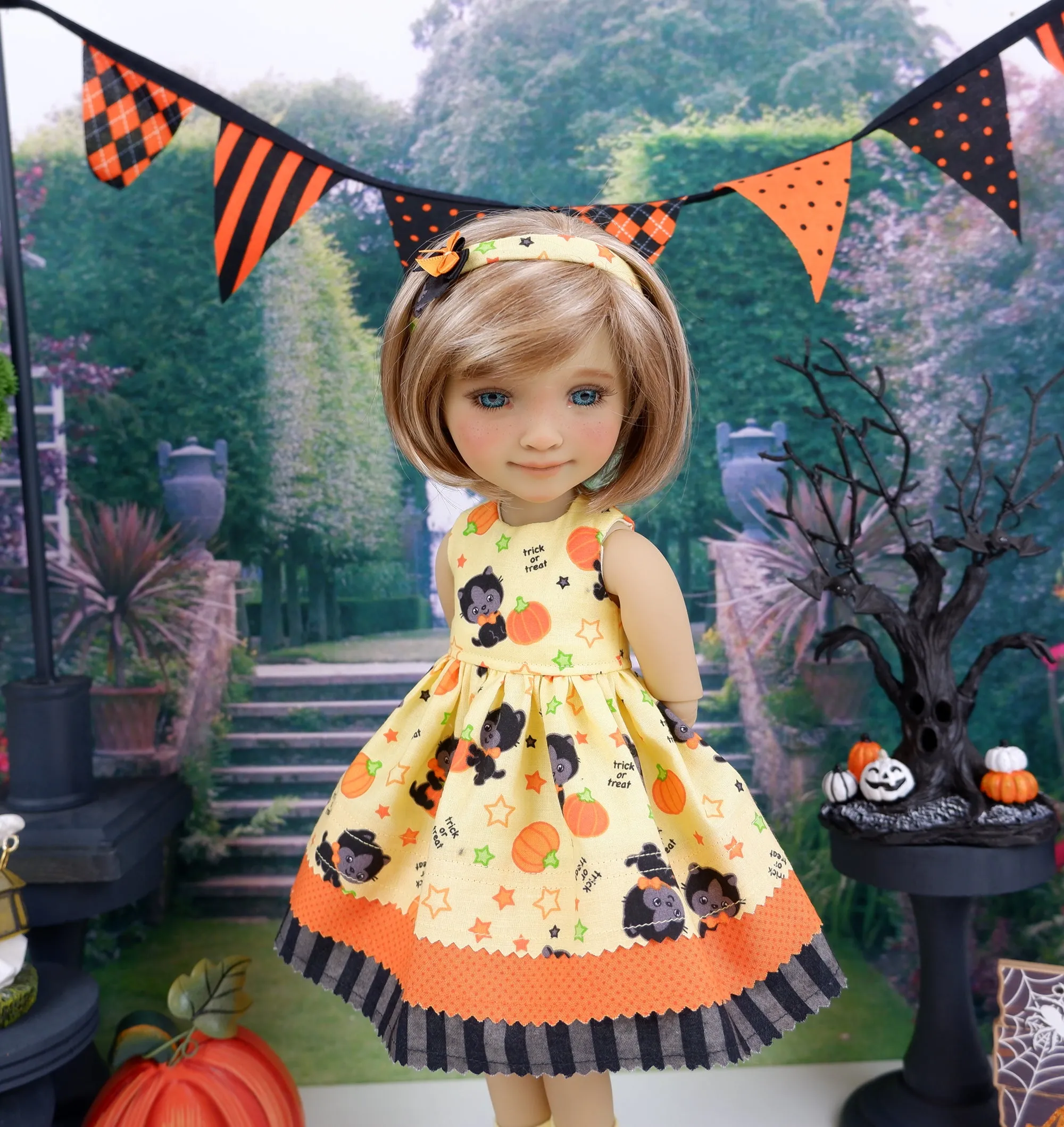 Spooky Kitty - dress with boots for Ruby Red Fashion Friends doll