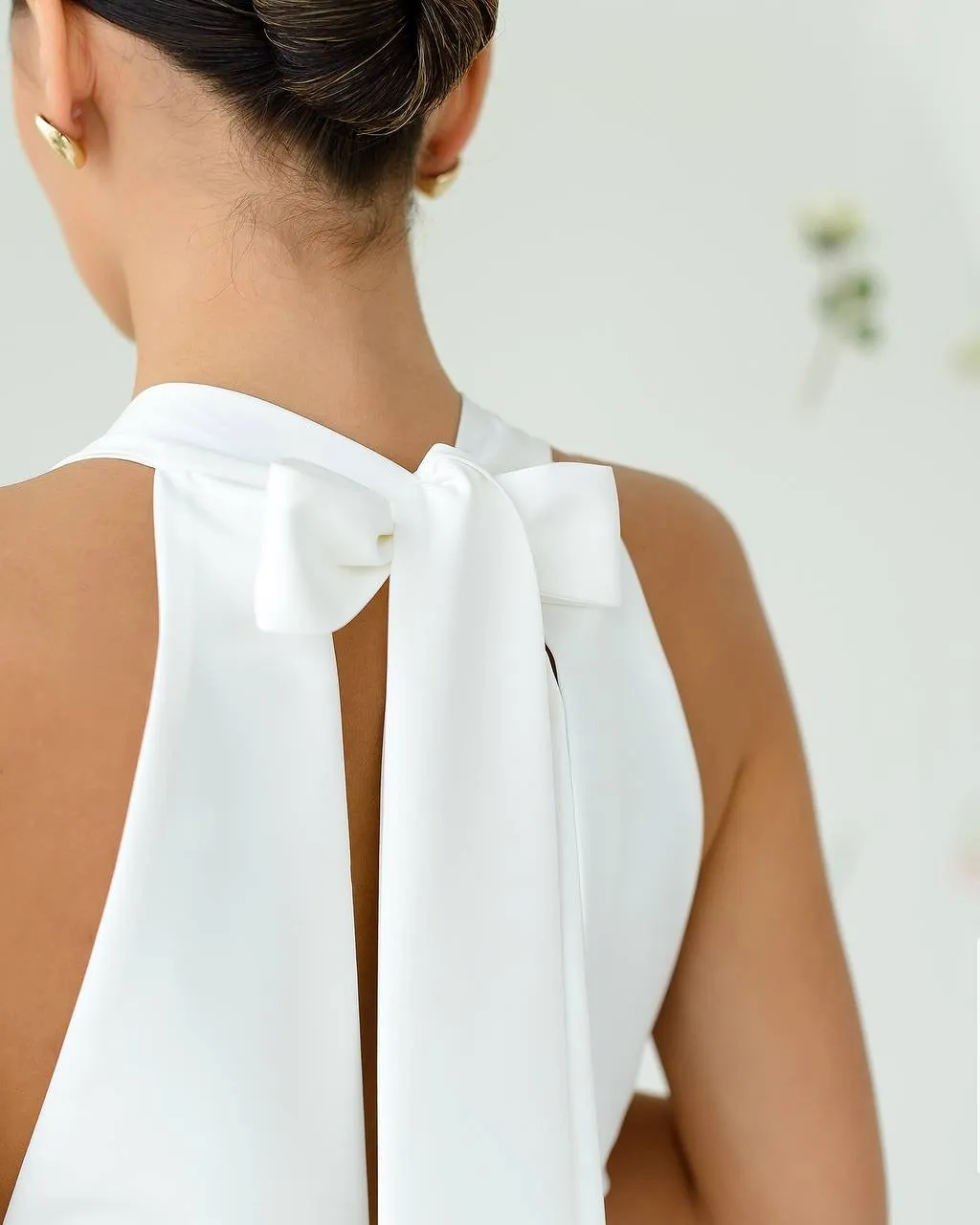 White mini dress "Bow tie back"